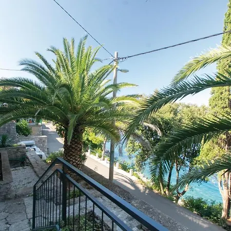 Vakantiehuis Gorgeous In With Wifi Trpanj