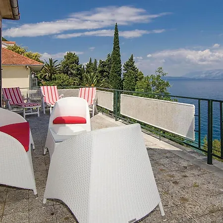 Vakantiehuis Gorgeous In With Wifi Trpanj