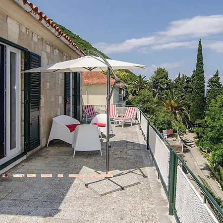 Vakantiehuis Gorgeous In With Wifi Trpanj